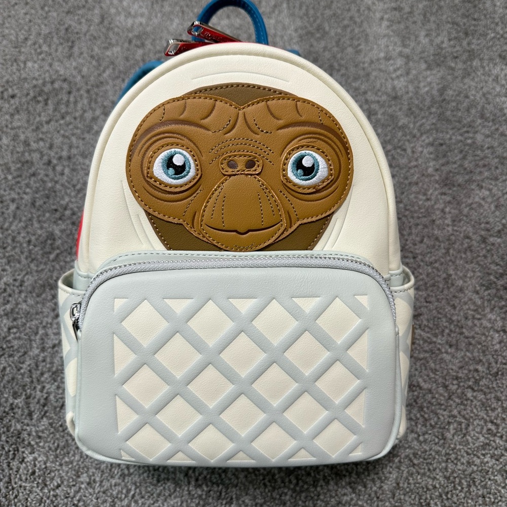 Loungefly ET backpack! Excellent used condition! Only used a couple times!